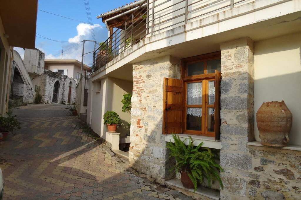 Traditional Cretan Stone House In The Center Of Crete Litos Экстерьер фото