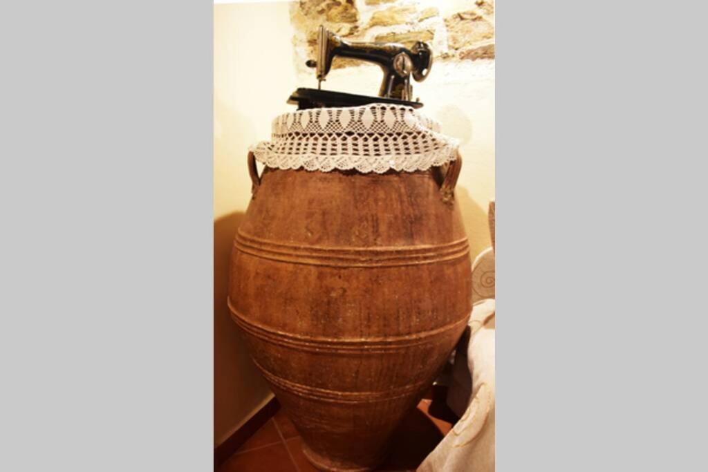Traditional Cretan Stone House In The Center Of Crete Litos Экстерьер фото