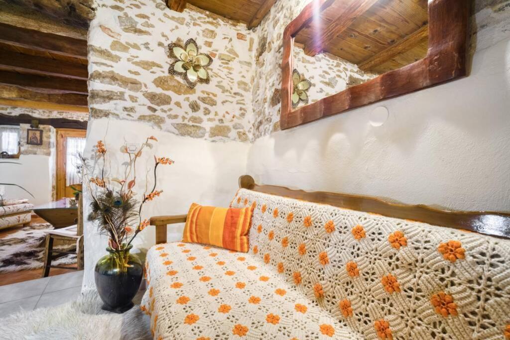 Traditional Cretan Stone House In The Center Of Crete Litos Экстерьер фото