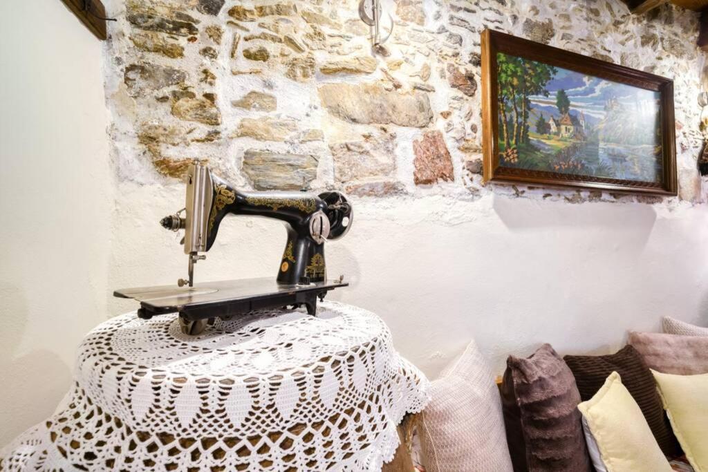Traditional Cretan Stone House In The Center Of Crete Litos Экстерьер фото
