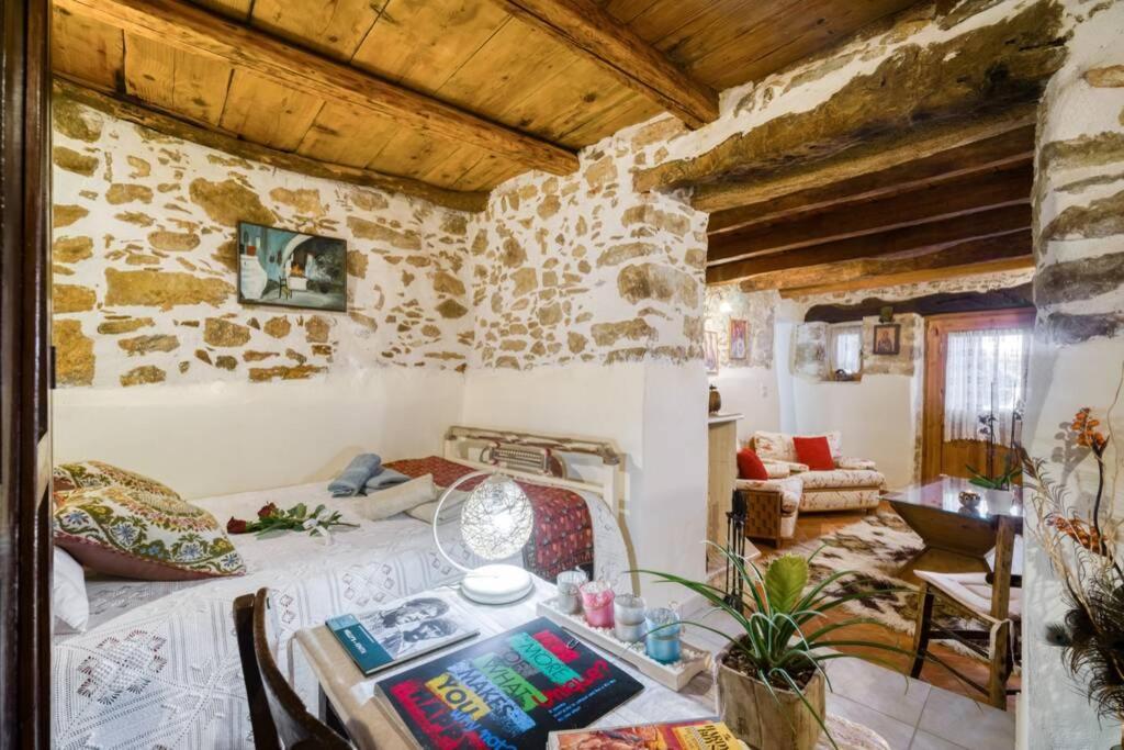 Traditional Cretan Stone House In The Center Of Crete Litos Экстерьер фото
