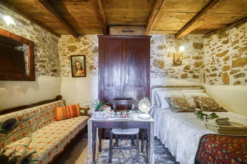 Traditional Cretan Stone House In The Center Of Crete Litos Экстерьер фото